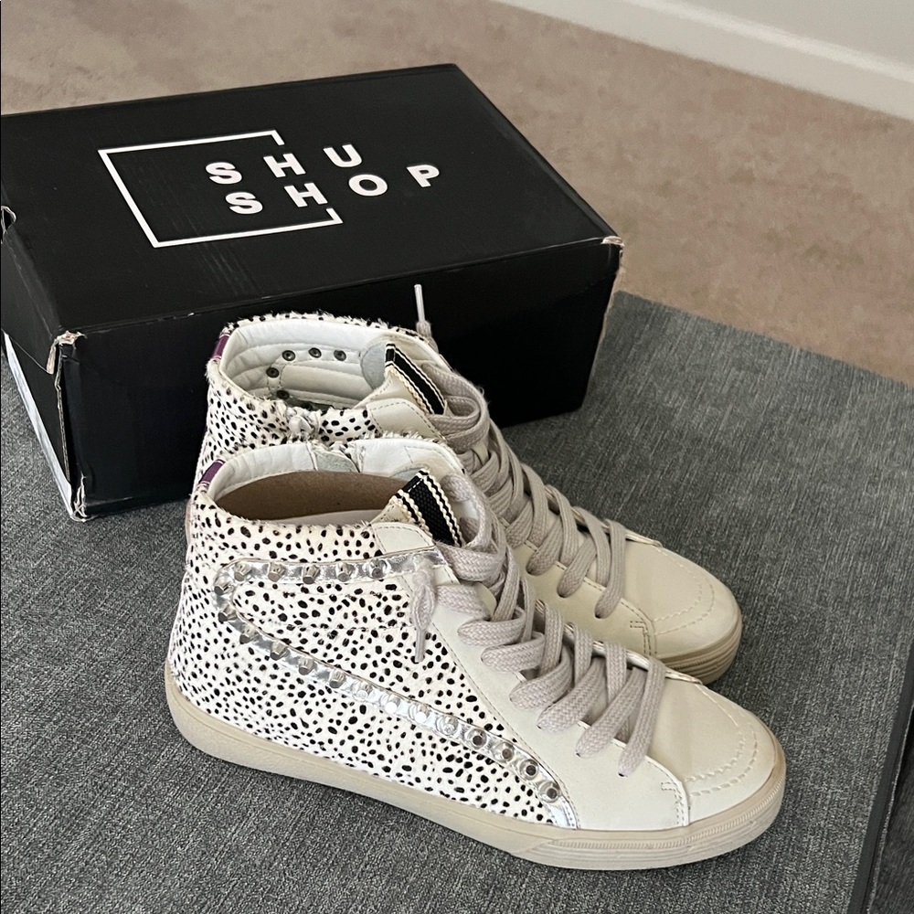 ShuShop Women's Cream and Black Patterned Sneakers